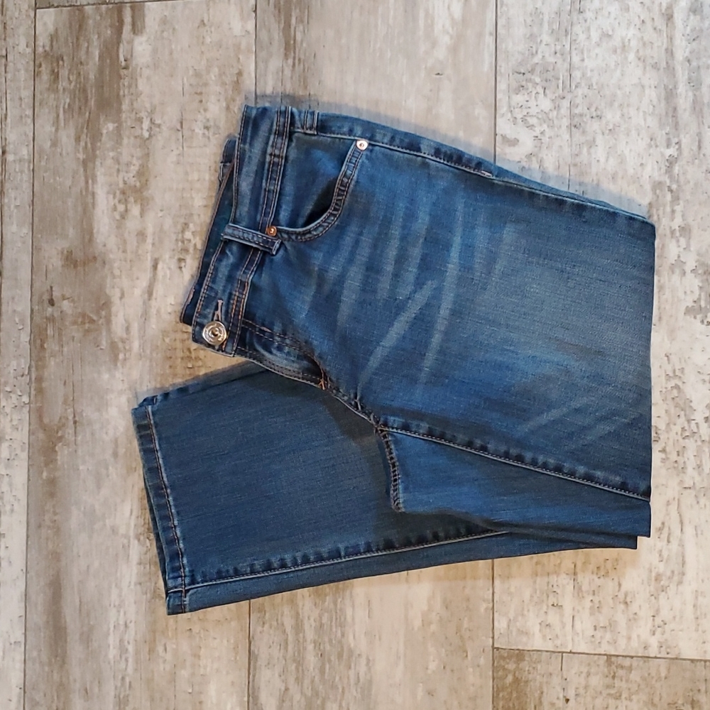 INC Skinny Leg-Curvy Fit Cropped Jeans